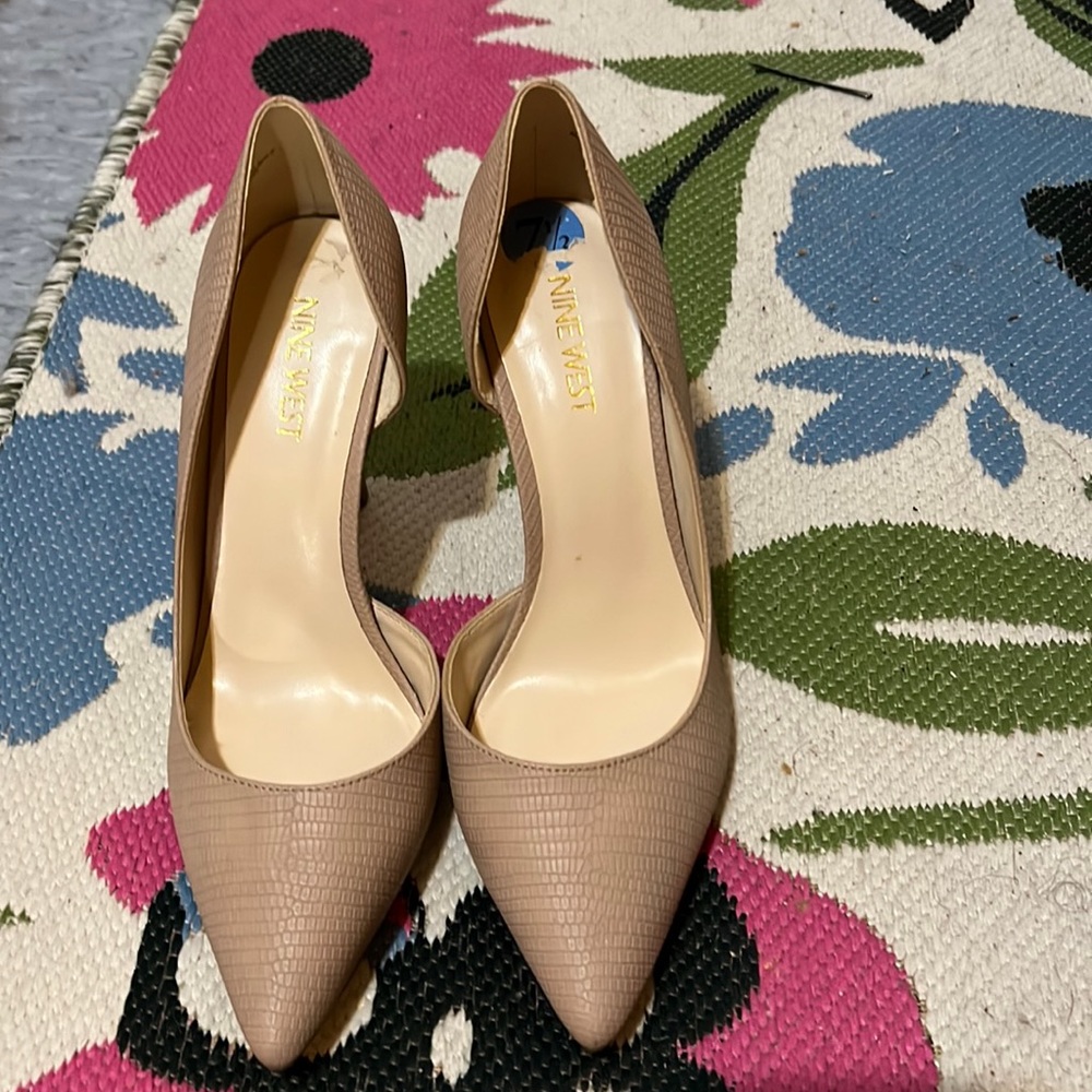 Nine West nude heels
